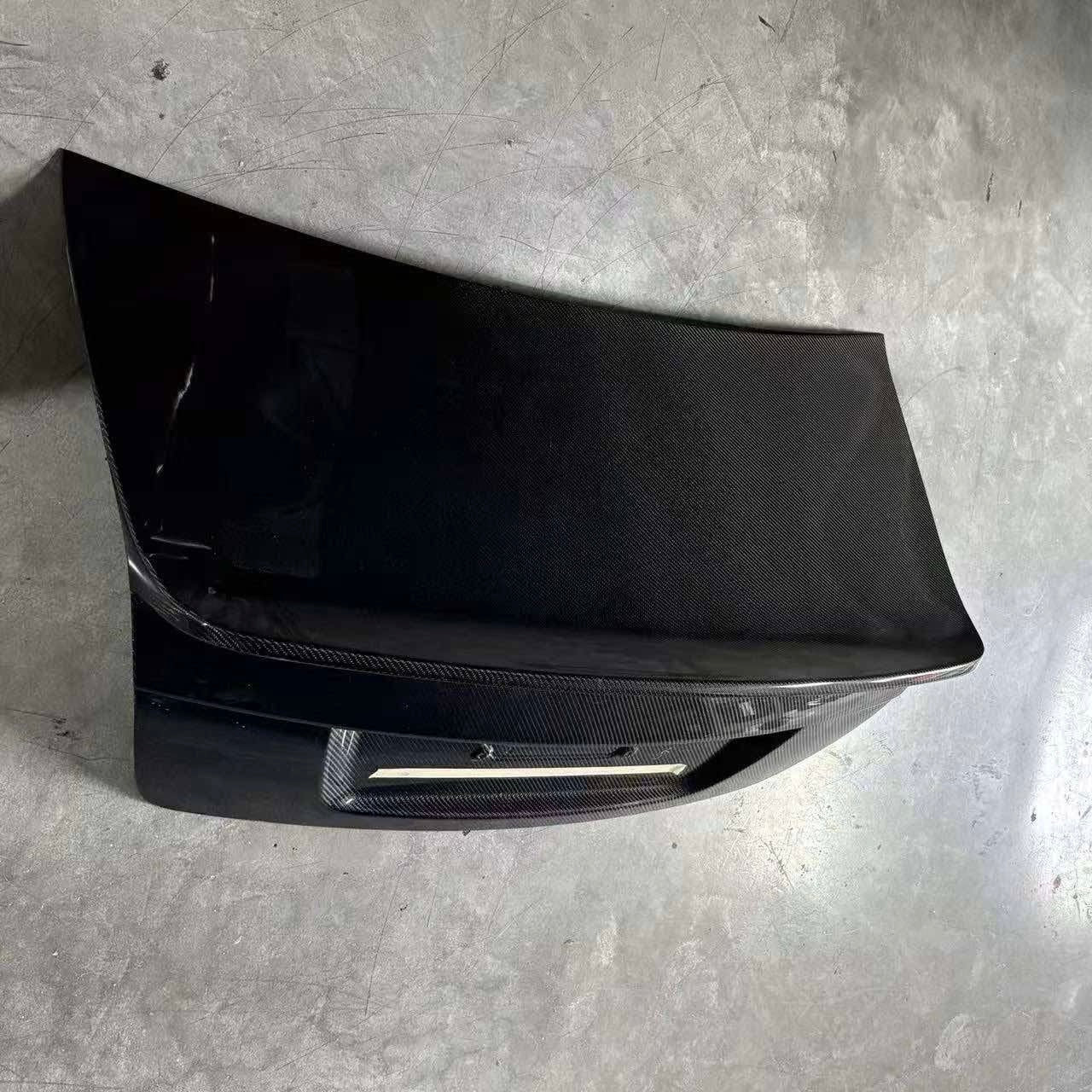 2008-2009 PONTIAC G8 CARBON FIBER REAR TRUNK LID